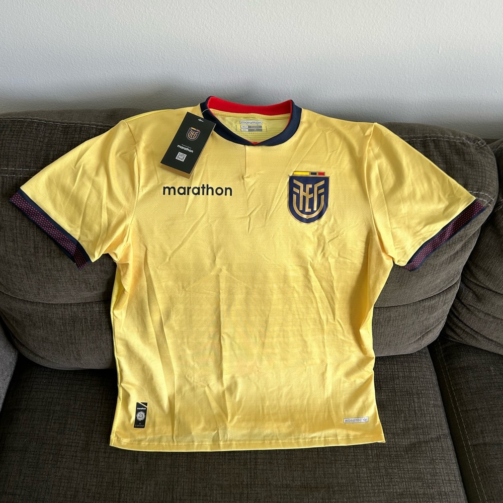 Marathon Ecuador National Team World Cup Qualifier 2026 Yellow Jersey Men’s M